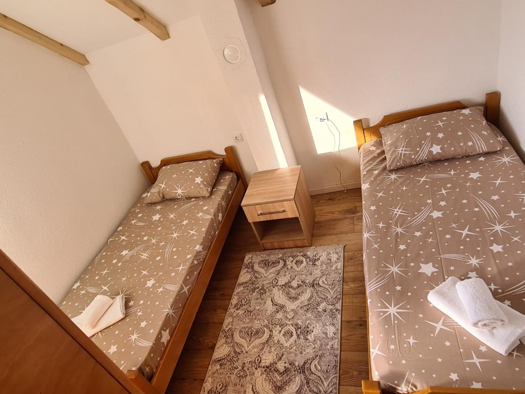 Bungalows Malagic Gusinje Exterior photo